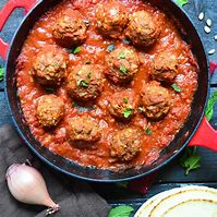 Featured image for How To Make Homemade Beef Meatballs In Tomato Basil Sauce